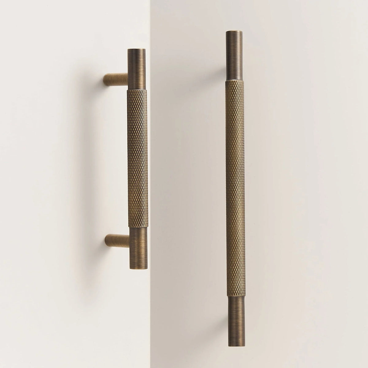 AURA Knurled Brass Cabinet Handle